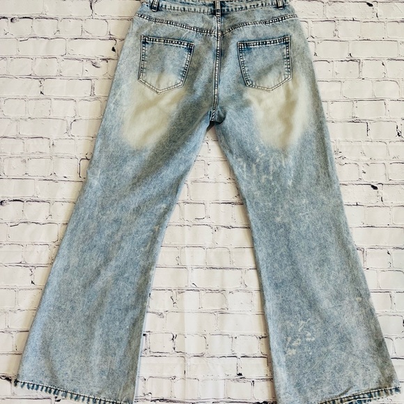 Women’s Wide Leg Flare Jean Heavy Distress size Small - Picture 6 of 7